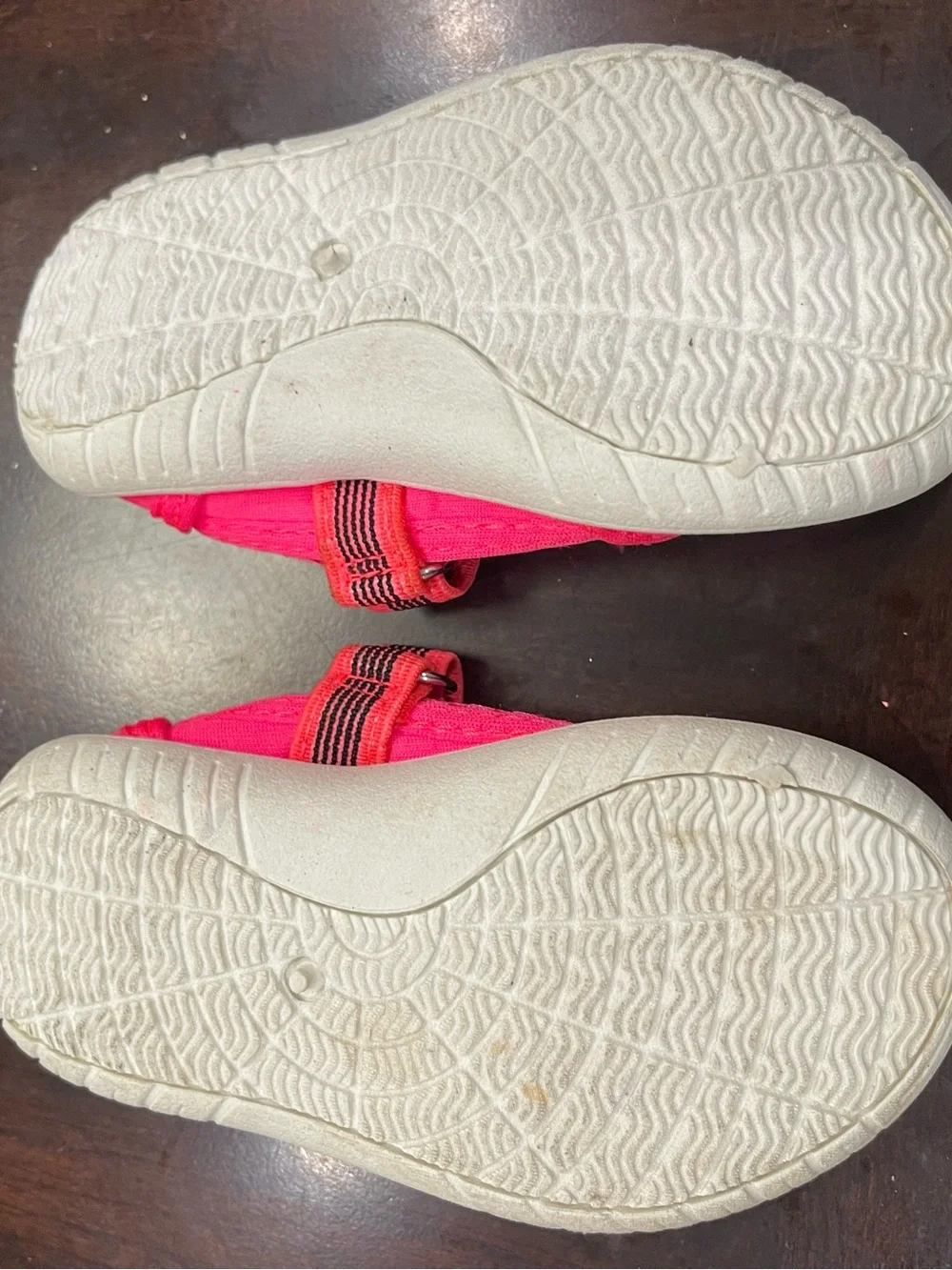Girl's Casual Beach Shoes Color Pink Closure Hook & Loop Round Toe Shape 5/6.